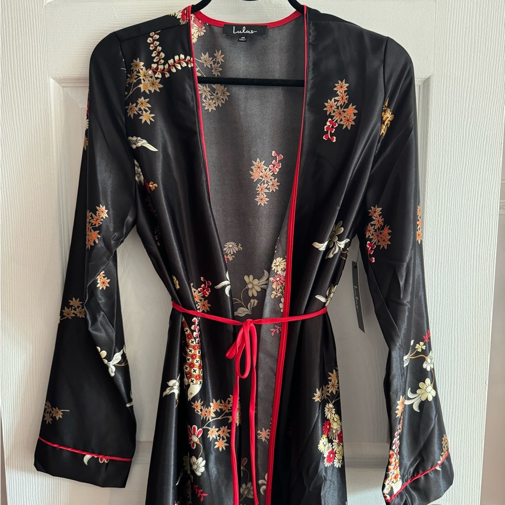 Lulus Black Floral Kimono Robe